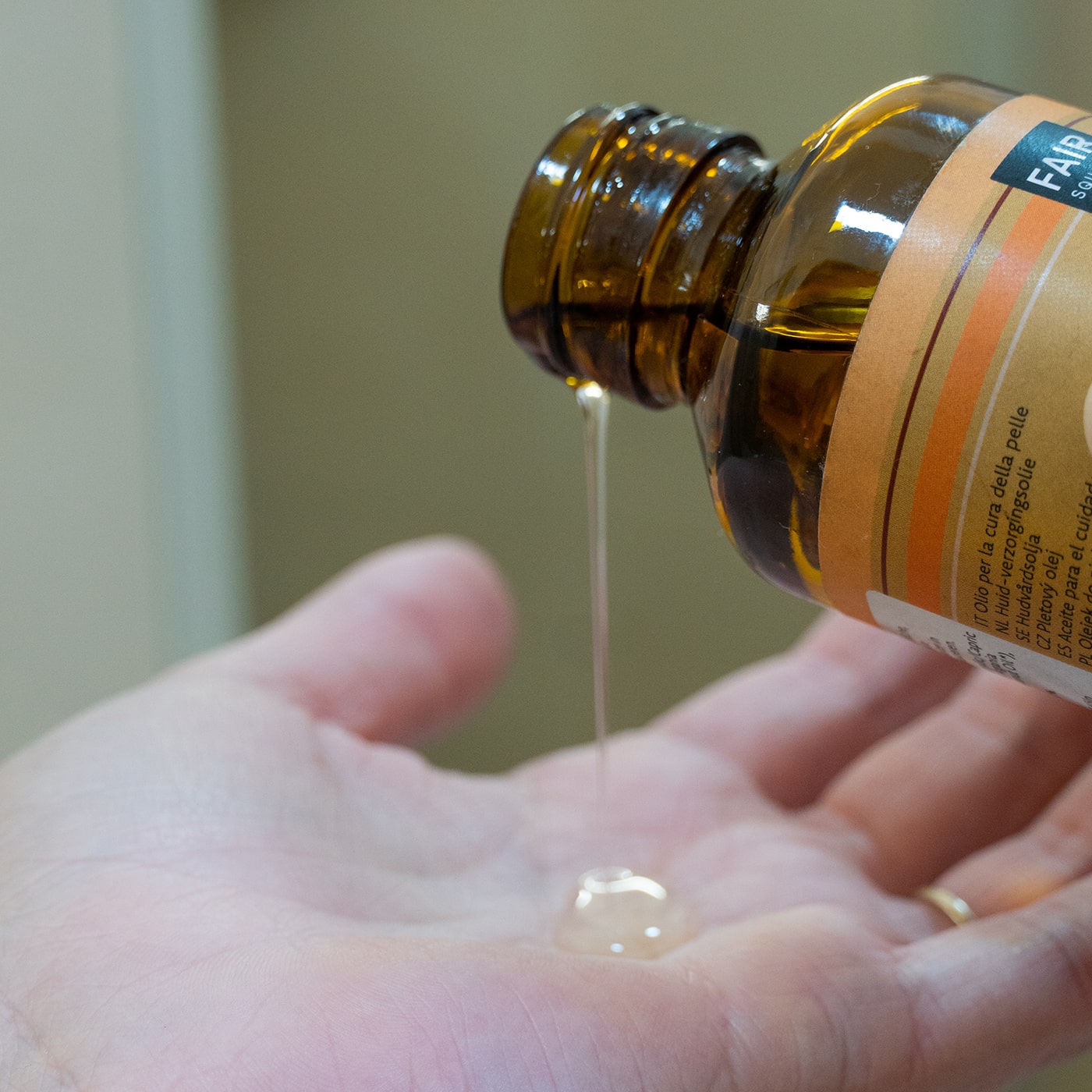 olio alle mandorle dolci per la pelle